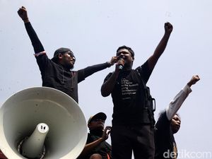Deretan Komika Turun ke Jalan, Kiky Saputri Berjuang Lewat Jalur Dalam Deretan Komika Turun ke Jalan, Kiky Saputri Berjuang Lewat Jalur Dalam