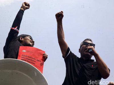 Komika Cing Abdel hingga Bintang Emon Ikut Demo Tolak Revisi UU Pilkada