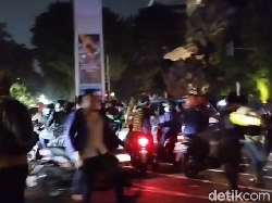 Situasi Terkini di Sekitar Gedung DPR Usai Demo Dibubarkan