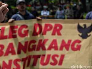 Pilu Hukum dan Demokrasi