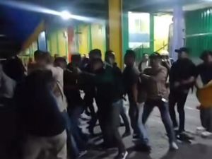 Lantamal VI Makassar Sebut Marinir Bantu Pengamanan Kericuhan Pasar Butung Lantamal VI Makassar Sebut Marinir Bantu Pengamanan Kericuhan Pasar Butung