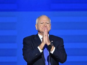 Momen Cawapres Kamala Harris Dicemooh Demonstran Pro-Palestina Momen Cawapres Kamala Harris Dicemooh Demonstran Pro-Palestina