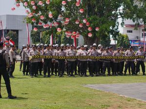 Ada Aksi Pulangkan Jokowi, Rekayasa Lalin Depan Balai Kota Solo Situasional Ada Aksi Pulangkan Jokowi, Rekayasa Lalin Depan Balai Kota Solo Situasional