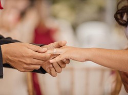 Ekspresikan Keunikan Kisah Cinta Anda dengan Raja Cincin Indonesia