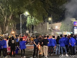 Mahasiswa Demo Tolak RUU Pilkada di Sukabumi Bubar