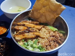Bakmie H. Taubat: Bakmie Ayam Panggang hingga Nasi Campur Jaksel