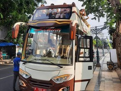 Serunya Belajar Sejarah Gresik Sambil Naik Bus Wisata Bandar Grissee