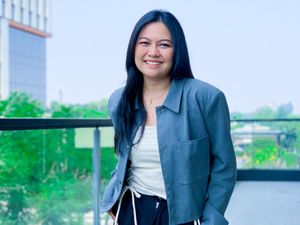 Clara Riva Comeback, Rilis Single Terbaru Coba Waras