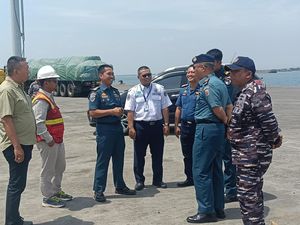 Danlanal Banyuwangi Dicurhati Turunnya Kunjungan Kapal di Pelabuhan DABN Danlanal Banyuwangi Dicurhati Turunnya Kunjungan Kapal di Pelabuhan DABN
