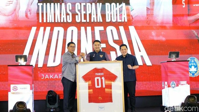PSSI bersinergi dengan Bank Mandiri. Mereka akan mendapat dana sponsor Rp 80 miliar per tahun untuk membangun timnas Indonesia.