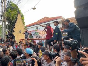 Mahasiswa Kediri Serukan Boikot Pilkada Jika DPR Utak-atik Putusan MK Mahasiswa Kediri Serukan Boikot Pilkada Jika DPR Utak-atik Putusan MK