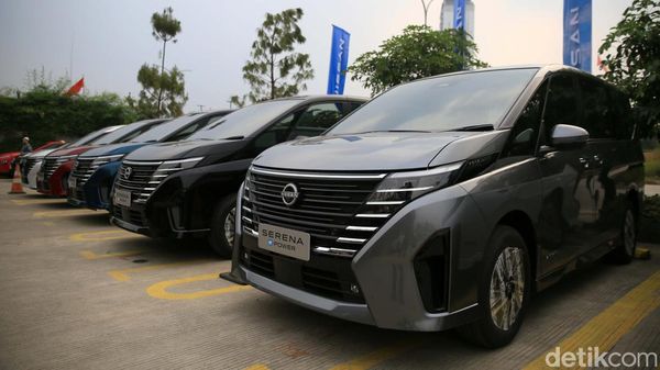 Deretan Mobil Ini Menemui Pembeli Pertamanya