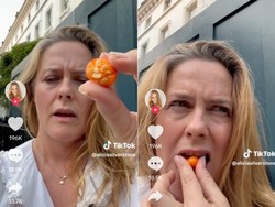 Duh! Artis Wanita Ini Penasaran Gigit Buah Aneh yang Beracun