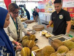 Pesta Durian di Mall Ini Bisa Ludes 1.000 Butir Durian Sehari