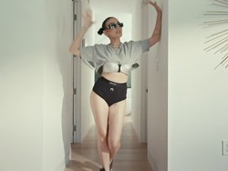 Lirik lagu Party In Bali dan Terjemahan- Agnes Mo