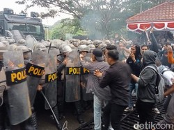 1 Mahasiswa Luka Buntut Demo Ricuh Revisi UU Pilkada di DPRD Gorontalo