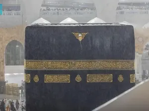 Arab Saudi Siagakan Relawan di Tengah Cuaca Ekstrem Melanda Makkah