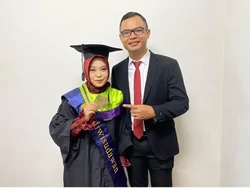 Kartika Lulus S3 Unesa dengan IPK 4 Meski Sibuk Jadi Dosen-Koordinator PAUD