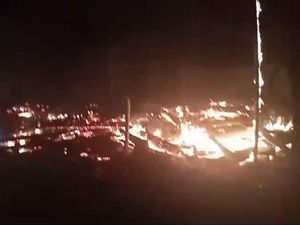 Rumah di Mura Hangus Terbakar Diduga Korsleting Listrik