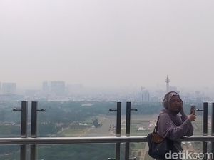 Video: Mengejar Sunset di Lantai Atas Perpusnas Video: Mengejar Sunset di Lantai Atas Perpusnas