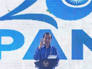 Kelakar Jokowi: PAN Konsisten Dukung Prabowo, Mestinya Menteri Ditambahi
