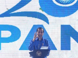Kelakar Jokowi: PAN Konsisten Dukung Prabowo, Mestinya Menteri Ditambahi