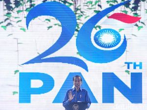 Momen Jokowi Buka Kongres PAN