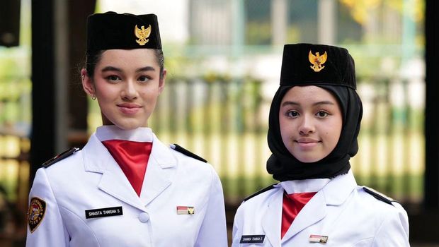 Parasnya Disorot, Ini Potret 2 Anak Rionaldo Stokhorst Jadi Paskibra