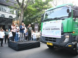 Pj Gubernur Jabar Lepas Ekspor Produk Garmen ke Amerika Serikat