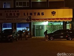 KPK Bawa Lebih 3 Koper Usai Periksa Pokmas Lamongan