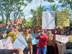 Warga 2 Desa di Muba Blokir Jalan Perusahaan, Minta 20% Plasma dari HGU