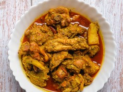 Resep Ayam Bumbu Rempah dan Cabe, Pekat Kuahnya Lezat Rasanya