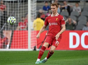 Brentford Beli Pemain Liverpool Lagi: Usai Carvalho, Kini Van den Berg