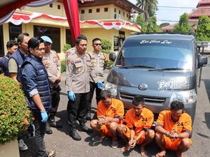 Terungkap! Otak Pelaku Begal yang Tembak Sopir di Ogan Ilir Warga Sumbar Terungkap! Otak Pelaku Begal yang Tembak Sopir di Ogan Ilir Warga Sumbar