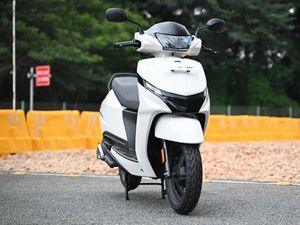 Tampang Motor Matik TVS Seharga Rp 13 Jutaan yang Bagasinya Muat 2 Helm Tampang Motor Matik TVS Seharga Rp 13 Jutaan yang Bagasinya Muat 2 Helm
