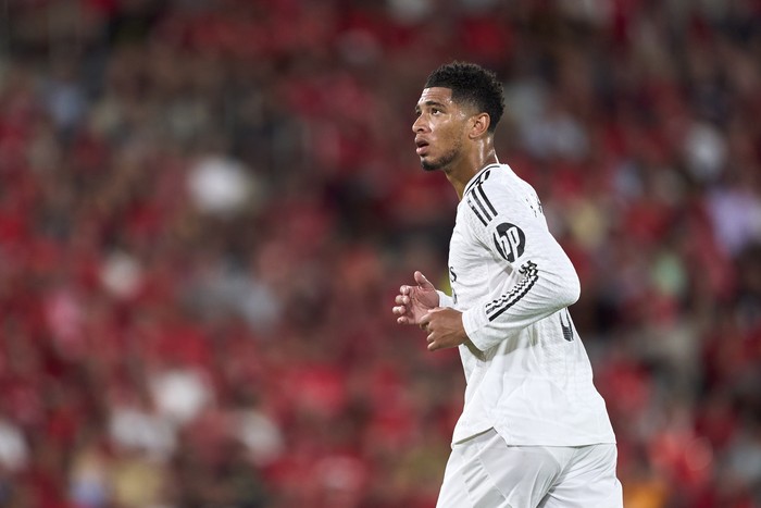  Jude Bellingham of Real Madrid CF looks on during the La Liga EA Sports match between RCD Mallorca and Real Madrid CF at Estadi de Son Moix on August 18, 2024 in Mallorca, Spain. (Photo by Mateo Villalba/Getty Images)