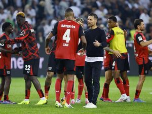 Leverkusen Lagi-lagi Comeback, Alonso pun Sampai Bingung Leverkusen Lagi-lagi Comeback, Alonso pun Sampai Bingung