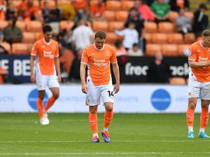 Cambridge Vs Blackpool: Elkan Baggott Main, The Tangerines Ditahan 4-4 Cambridge Vs Blackpool: Elkan Baggott Main, The Tangerines Ditahan 4-4