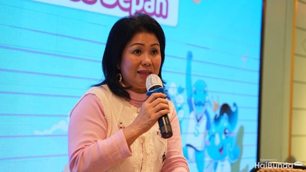 Branch Management Division Head J Trust Bank, Veronika.
