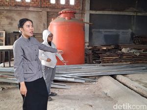 2 Motor Milik Guru Lampung Raib di Parkiran Kos, Aksi Pelaku Terekam CCTV