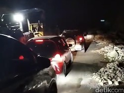 Jalan Poros Maros-Bone di Kappang Diaspal, Lalu Lintas Macet 5 Km