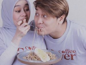Kompaknya Rizky Billar dan Lesti Kejora Saat Makan Bareng