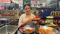 Pedas Gurih! Ini Nasi Oseng Mercon Racikan Cici Cantik di Blok M