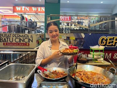 Pedas Gurih! Ini Nasi Oseng Mercon Racikan Cici Cantik di Blok M