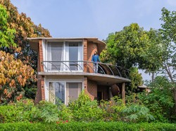 Siapa Sangka, Rumah Artistik Ini Pakai Bahan Material Bekas