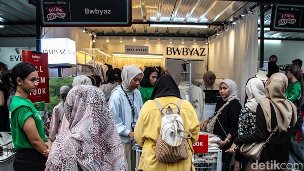 Saat Warga Serbu Ratusan Produk Lokal di GBK