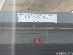 Satpol PP soal Spanduk Raja Jawa di Fly Over Makassar: Sudah Diturunkan