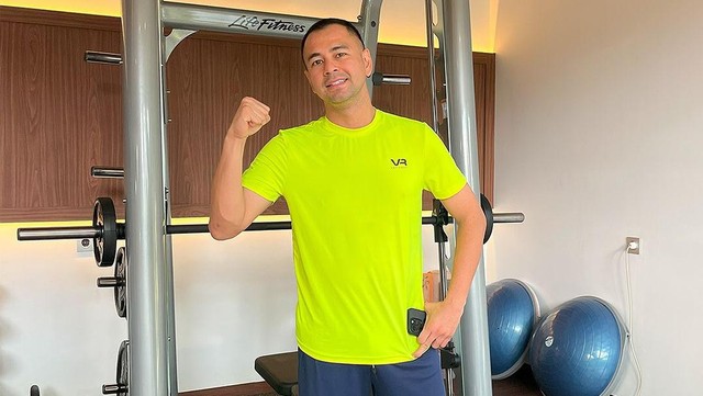Highlight Dunia Hiburan InsertLive : Raffi Ahmad Beri Sapi Kurban untuk Sonny Septian, Harganya...