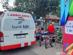 Ambulans PMI Siaga di Konser West Java Festival 2024 Ambulans PMI Siaga di Konser West Java Festival 2024