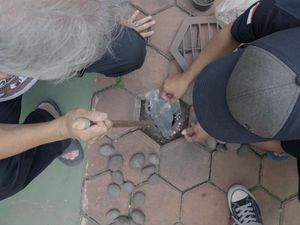 Cara Bikin Biopori di Rumah, Mudah! Cara Bikin Biopori di Rumah, Mudah!